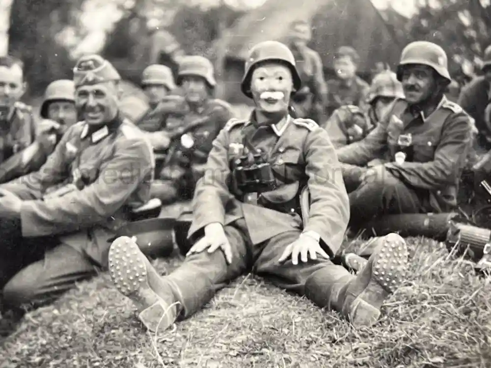 WWII GERMAN ARMY PHOTO ALBUM - POLAND, FRANCE, RUSSIA - GREAT COMBAT IMAGES!