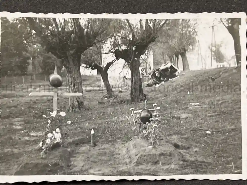 WWII GERMAN ARMY PHOTO ALBUM - POLAND, FRANCE, RUSSIA - GREAT COMBAT IMAGES!