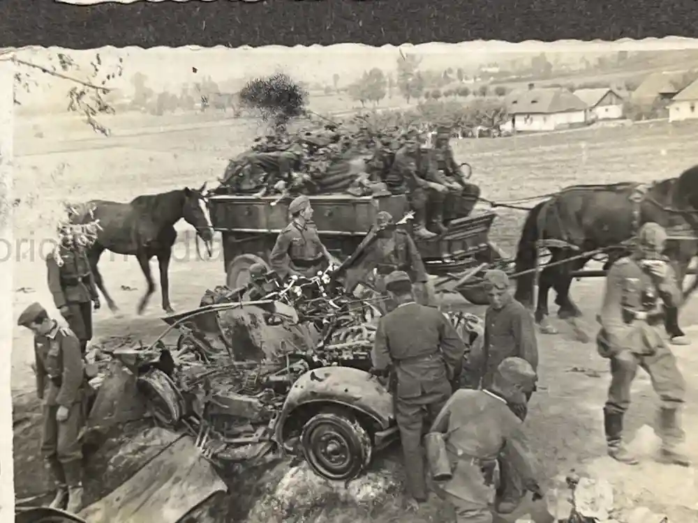 WWII GERMAN ARMY PHOTO ALBUM - POLAND, FRANCE, RUSSIA - GREAT COMBAT IMAGES!