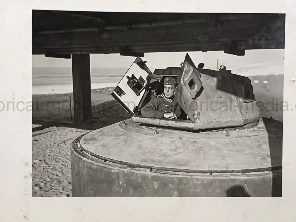 WWII GERMAN ARMY PHOTO ALBUM - POLAND, FRANCE, RUSSIA - GREAT COMBAT IMAGES!