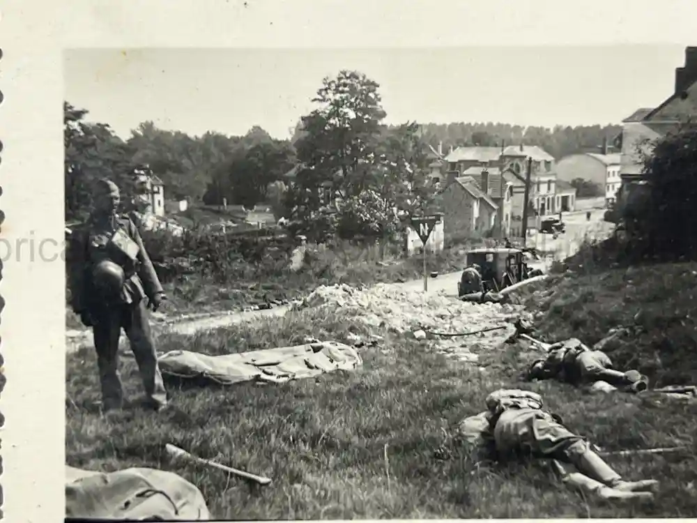WWII GERMAN ARMY PHOTO ALBUM - POLAND, FRANCE, RUSSIA - GREAT COMBAT IMAGES!