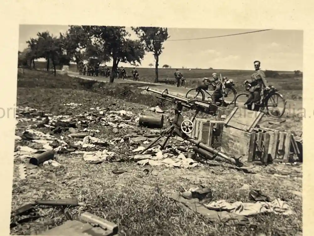 WWII GERMAN ARMY PHOTO ALBUM - POLAND, FRANCE, RUSSIA - GREAT COMBAT IMAGES!