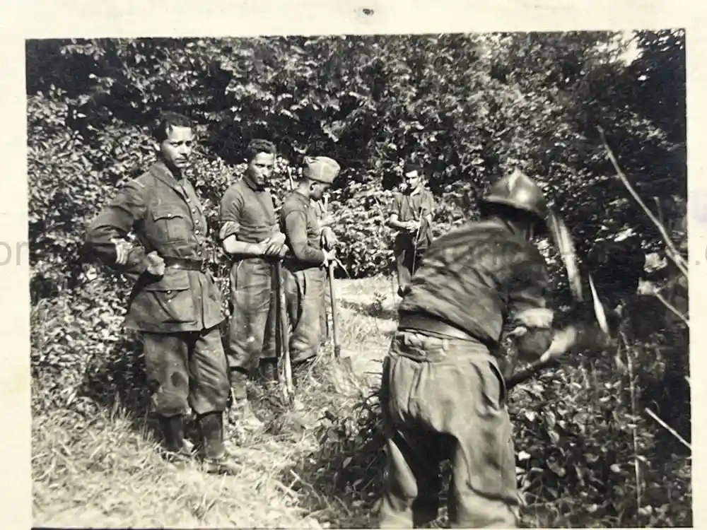 WWII GERMAN ARMY PHOTO ALBUM - POLAND, FRANCE, RUSSIA - GREAT COMBAT IMAGES!