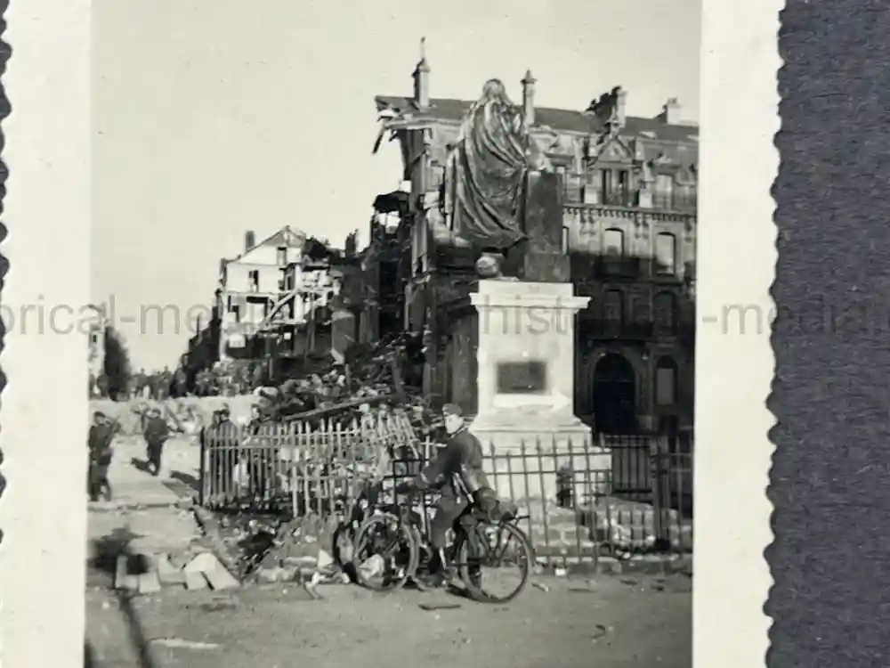 WWII GERMAN ARMY PHOTO ALBUM - POLAND, FRANCE, RUSSIA - GREAT COMBAT IMAGES!