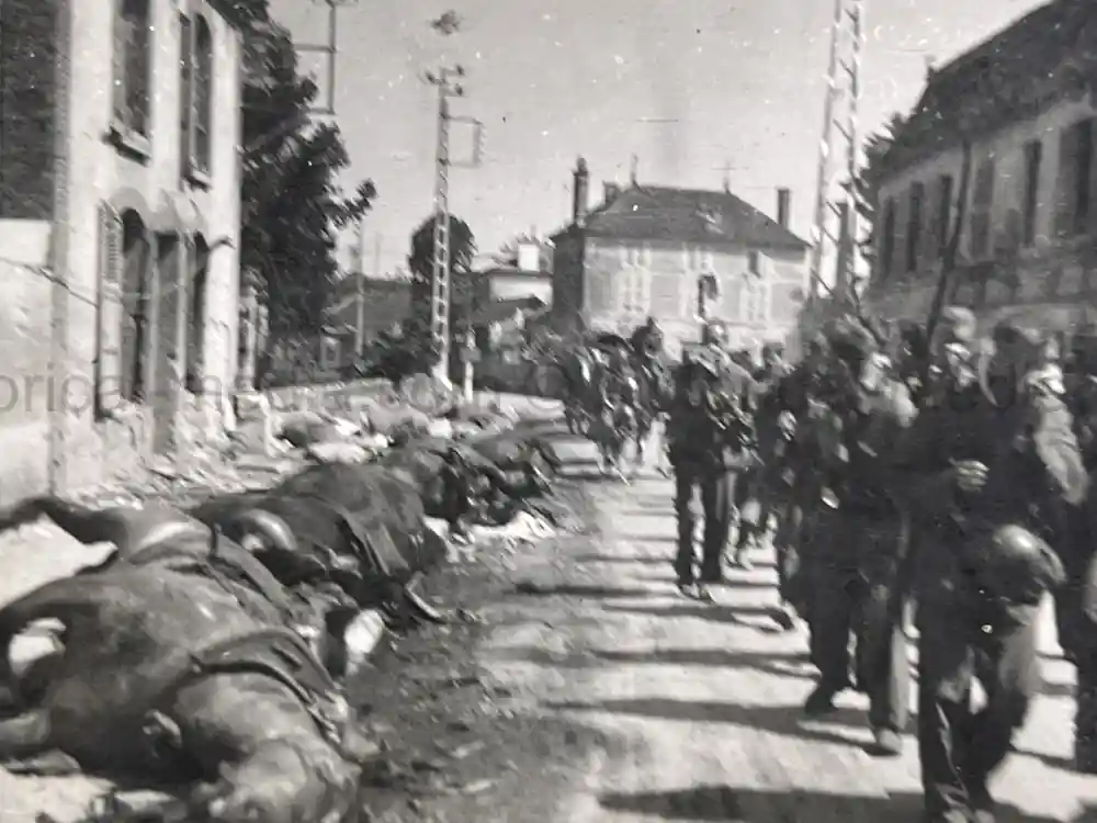 WWII GERMAN ARMY PHOTO ALBUM - POLAND, FRANCE, RUSSIA - GREAT COMBAT IMAGES!