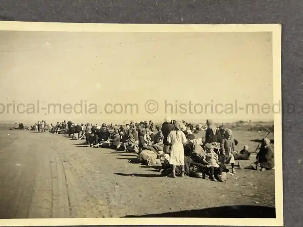 WWII GERMAN ARMY PHOTO ALBUM - POLAND, FRANCE, RUSSIA - GREAT COMBAT IMAGES!