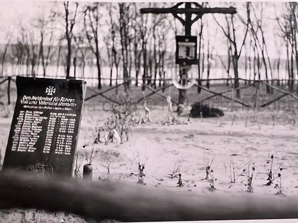 WWII GERMAN ARMY PHOTO ALBUM - POLAND, FRANCE, RUSSIA - GREAT COMBAT IMAGES!