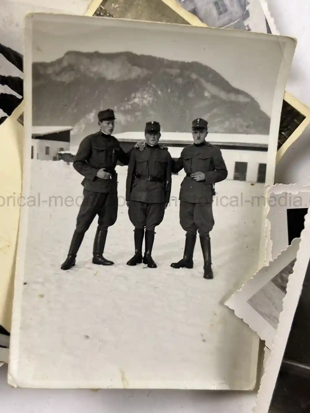 WWII GERMAN GEBIRGSJÄGER OFFICER PHOTO GROUPING - NORWAY, FINLAND