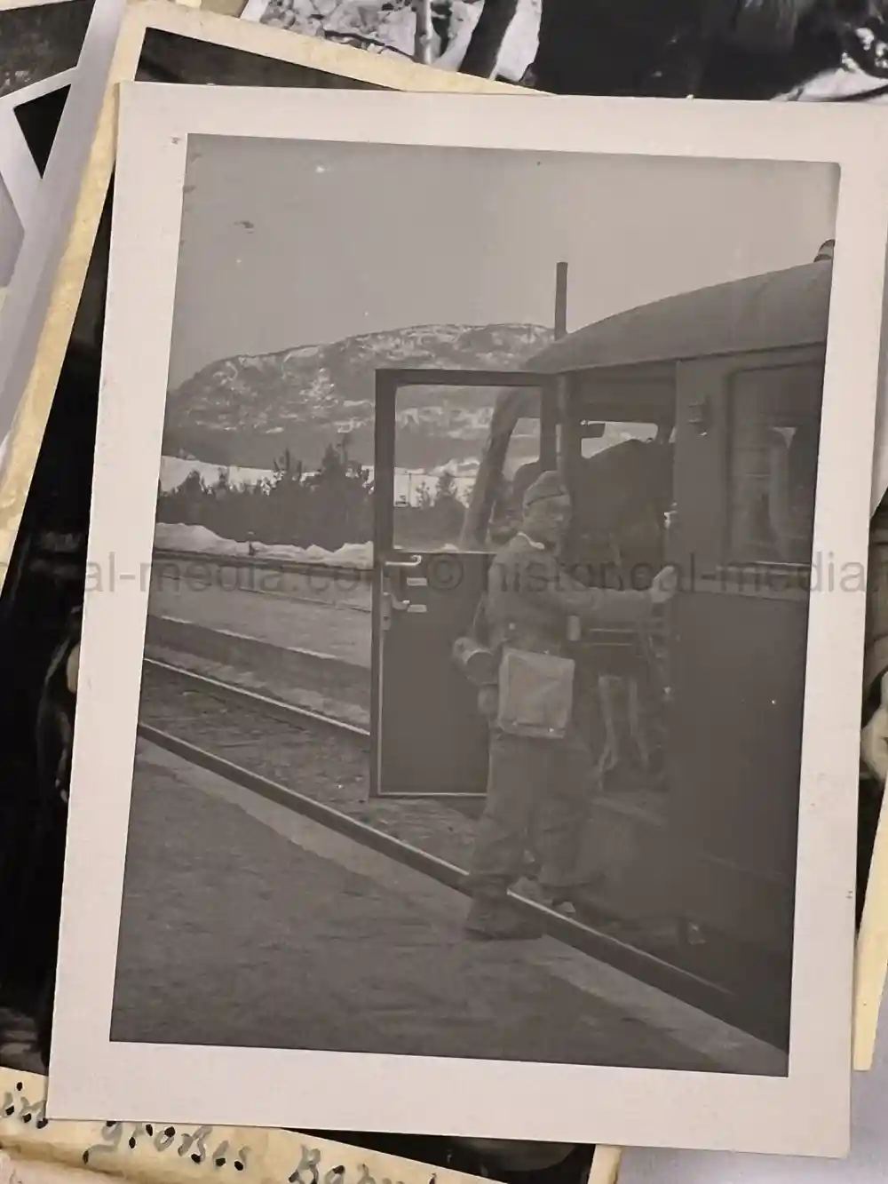 WWII GERMAN GEBIRGSJÄGER OFFICER PHOTO GROUPING - NORWAY, FINLAND