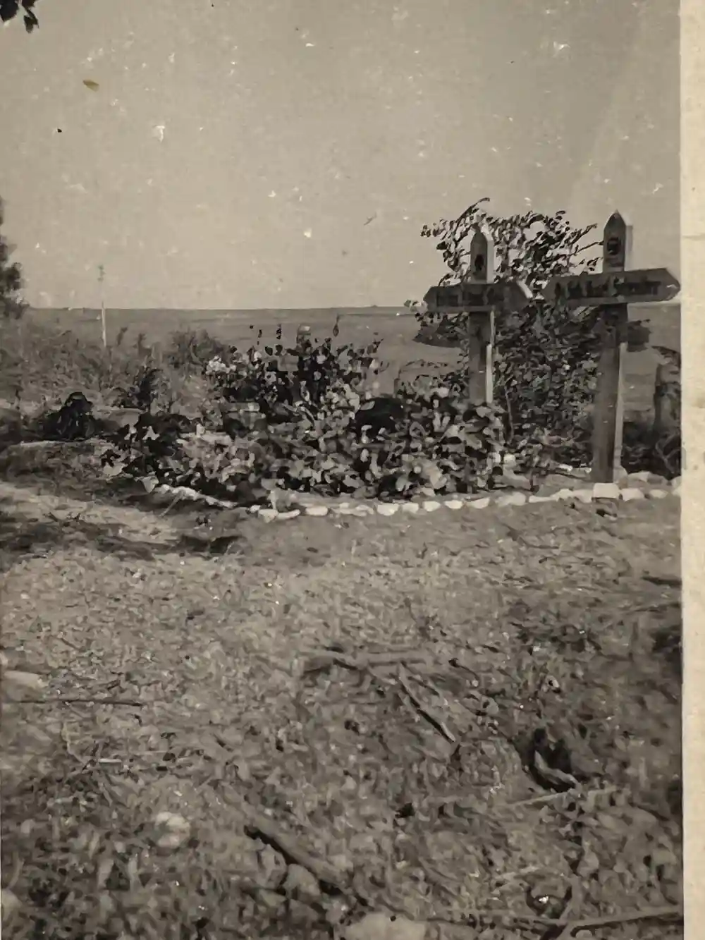 WWII GERMAN ARMY PHOTO ALBUM - PANZER SOLDIER - FRANCE 1940