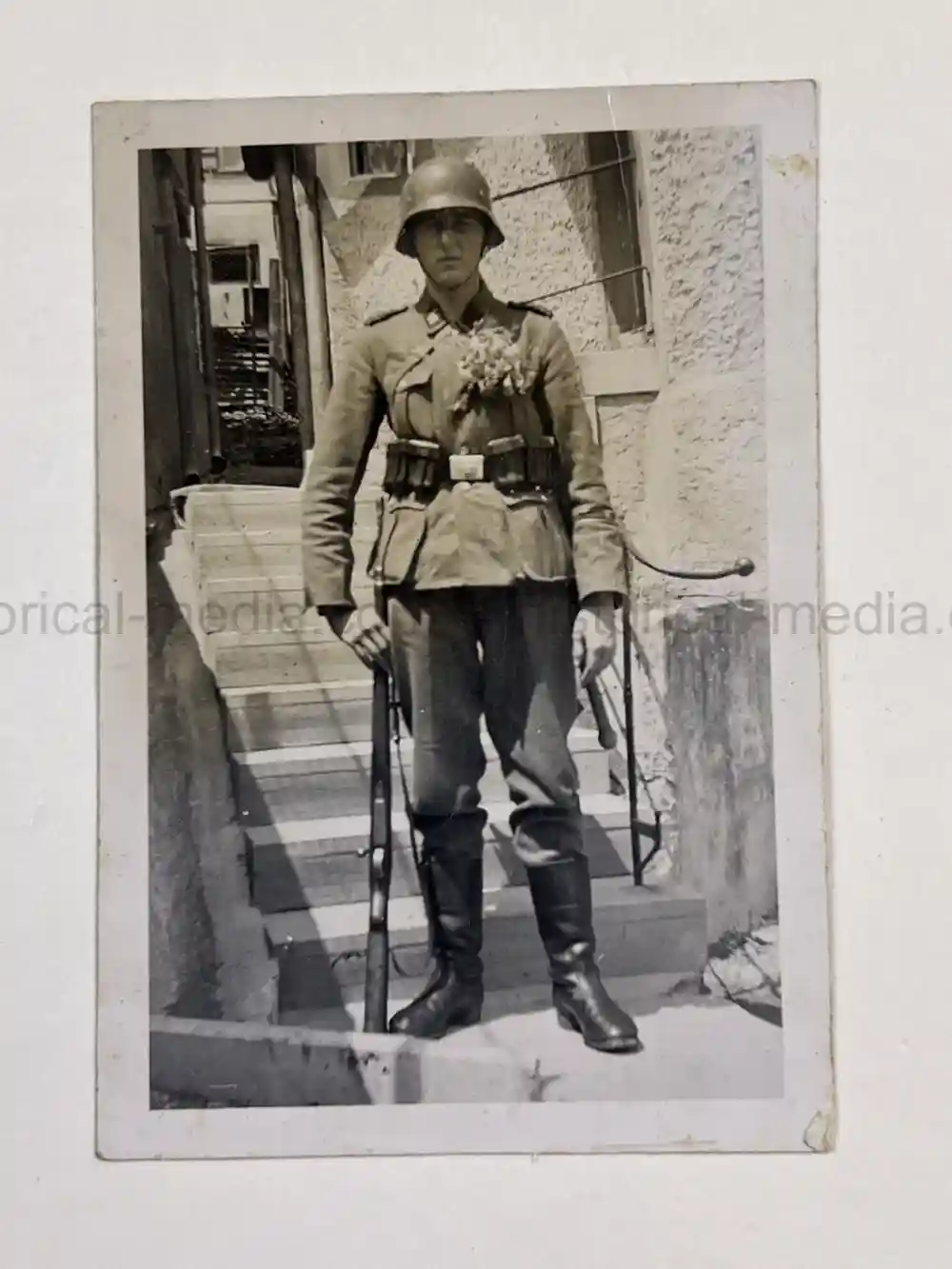 WWII GERMAN ARMY PHOTO ALBUM - PANZER SOLDIER - FRANCE 1940