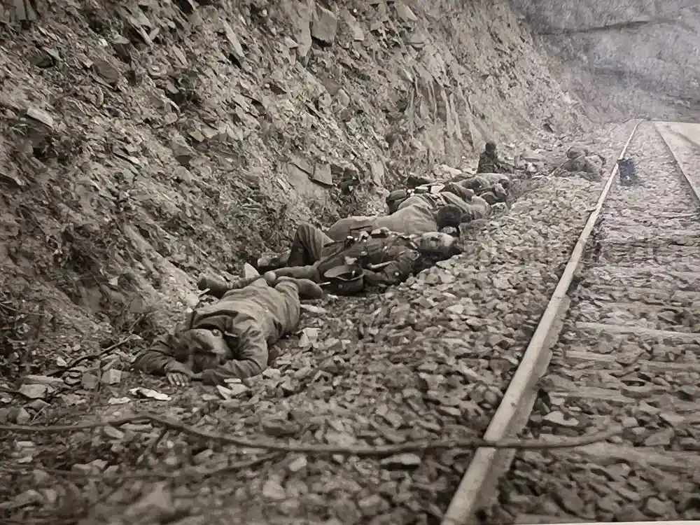 WWII GERMAN ARMY PHOTO ALBUM - PANZER SOLDIER - FRANCE 1940