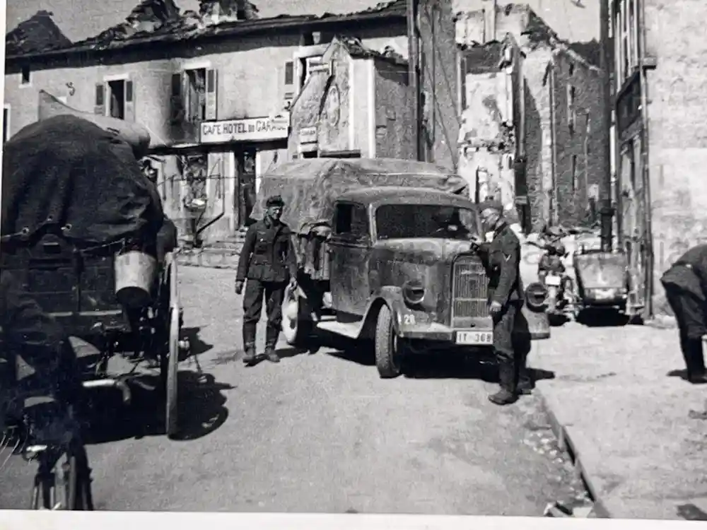 WWII GERMAN ARMY PHOTO ALBUM - PANZER SOLDIER - FRANCE 1940