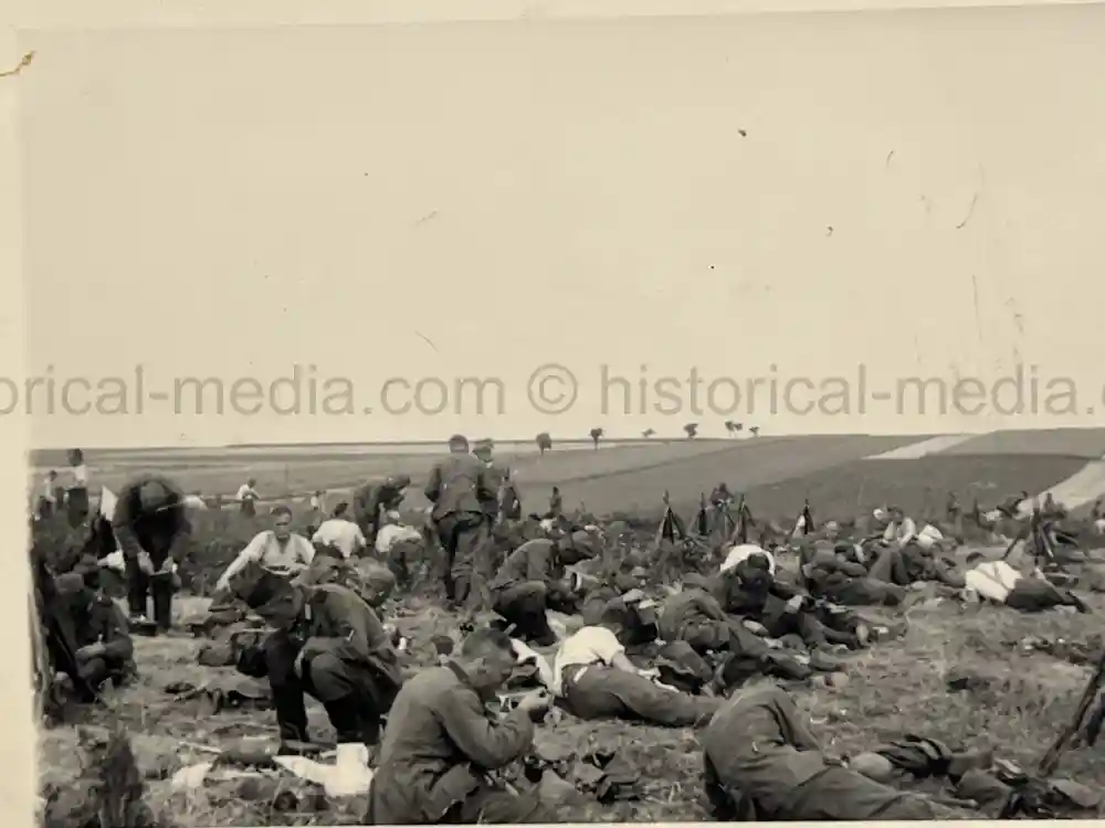 WWII GERMAN ARMY PHOTO ALBUM - PANZER SOLDIER - FRANCE 1940