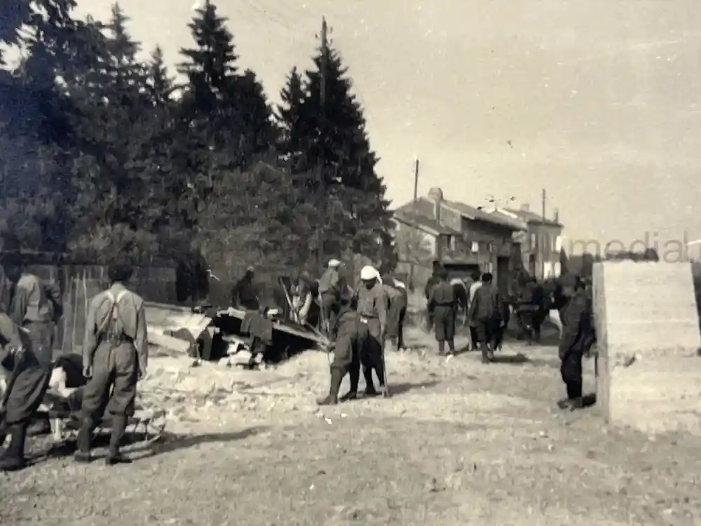 WWII GERMAN ARMY PHOTO ALBUM - PANZER SOLDIER - FRANCE 1940