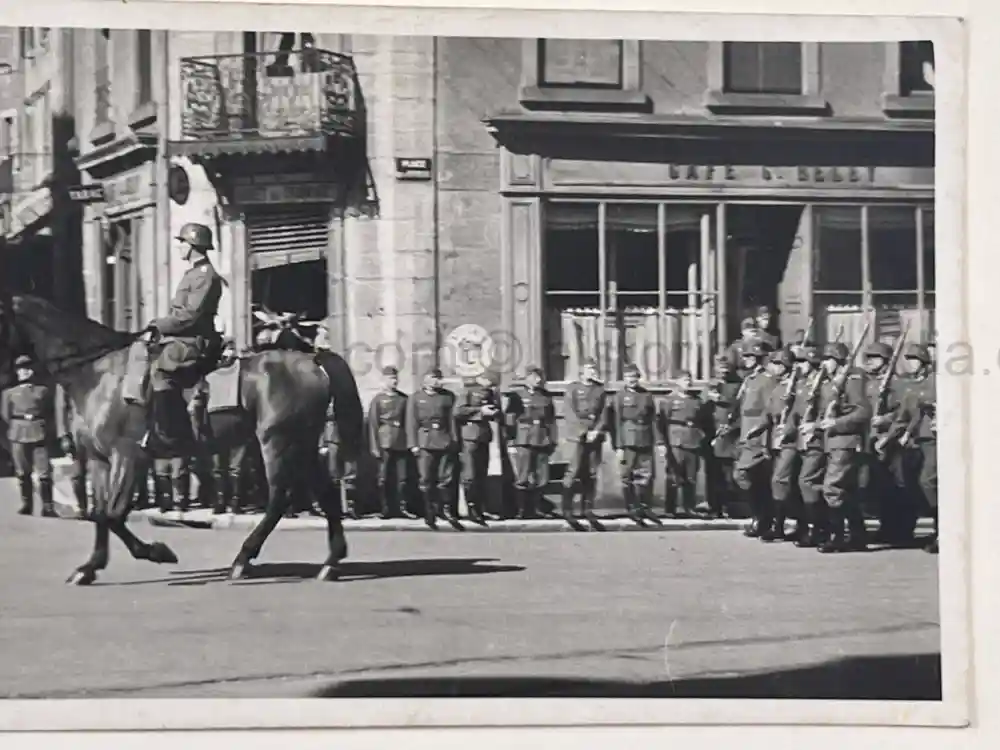 WWII GERMAN ARMY PHOTO ALBUM - PANZER SOLDIER - FRANCE 1940