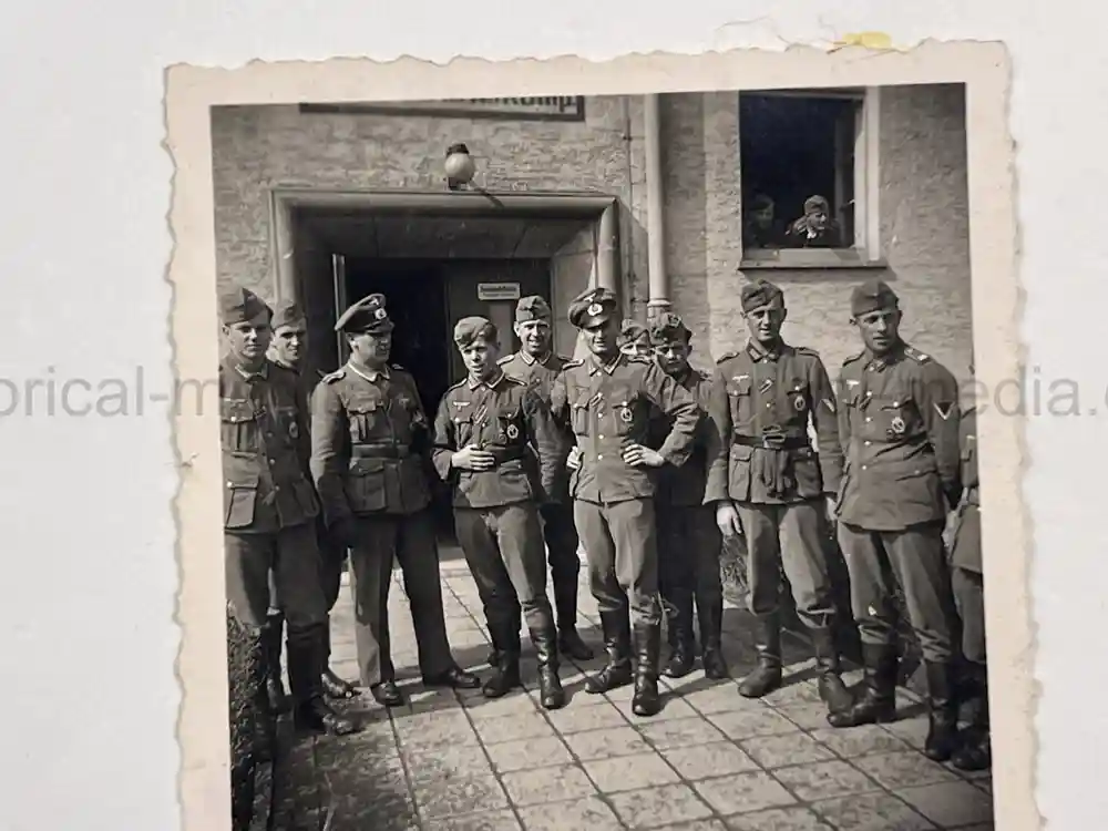 WWII GERMAN ARMY PHOTO ALBUM - PANZER SOLDIER - FRANCE 1940