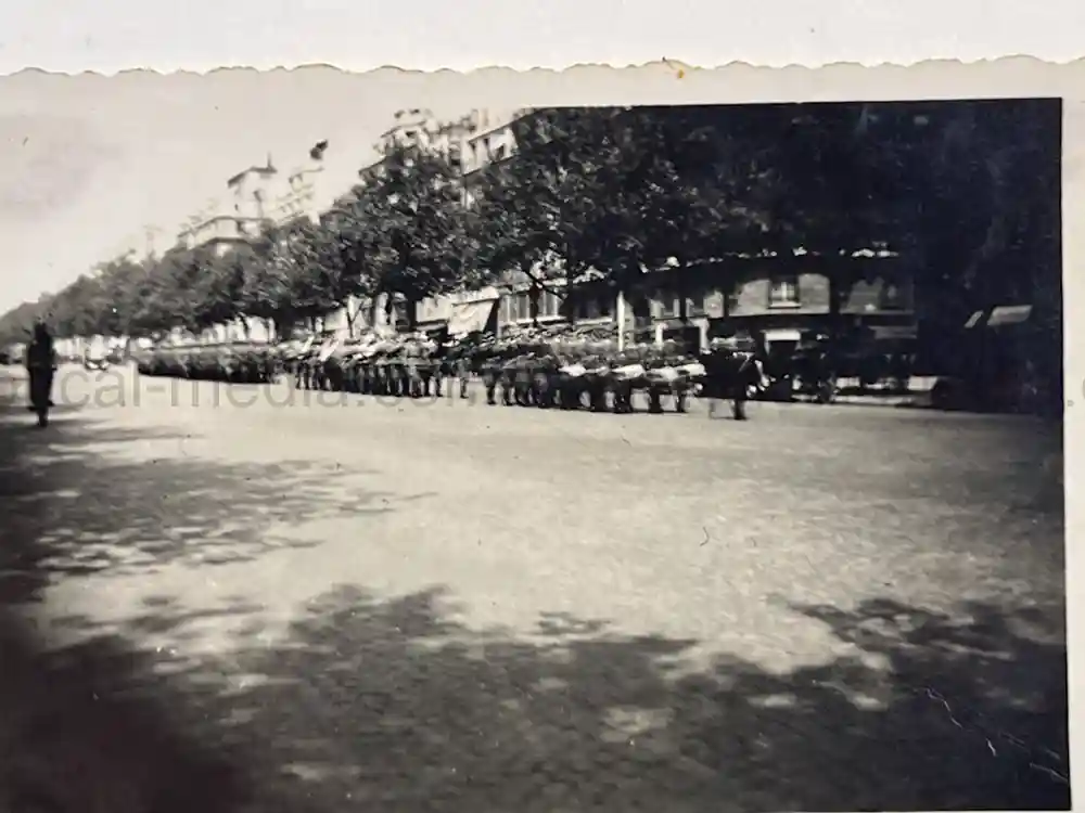 WWII GERMAN ARMY PHOTO ALBUM - PANZER SOLDIER - FRANCE 1940