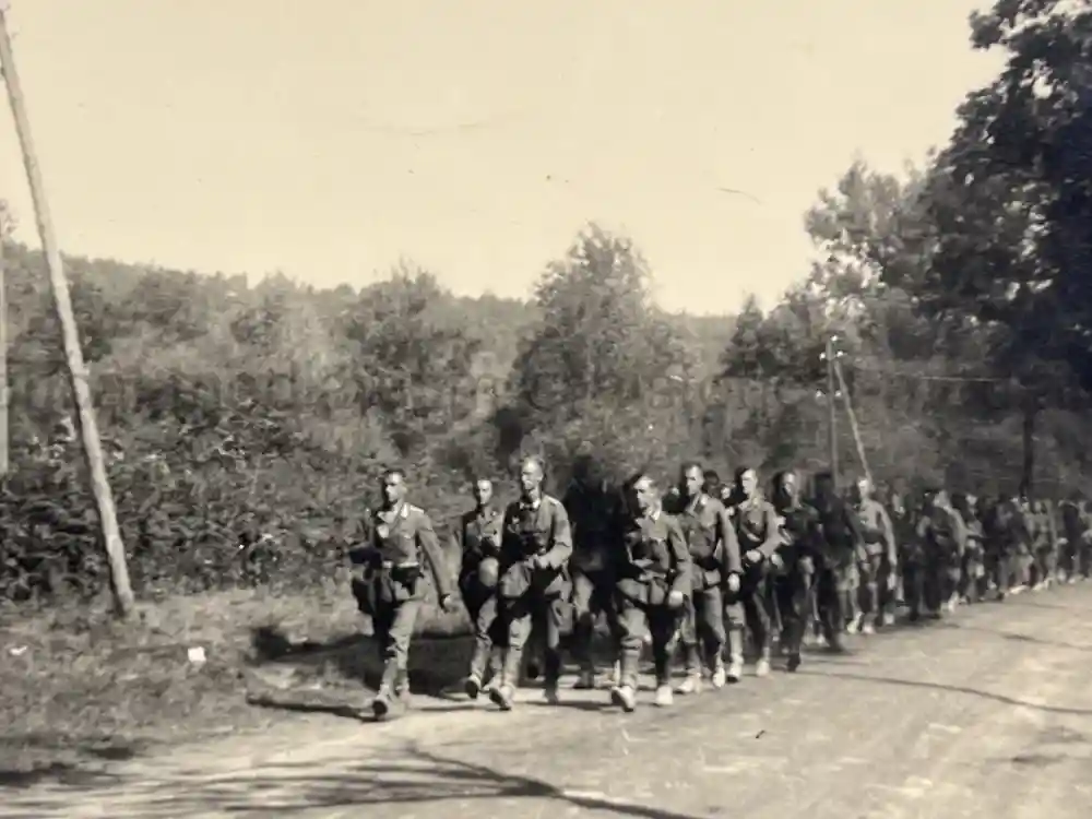 WWII GERMAN ARMY PHOTO ALBUM - PANZER SOLDIER - FRANCE 1940