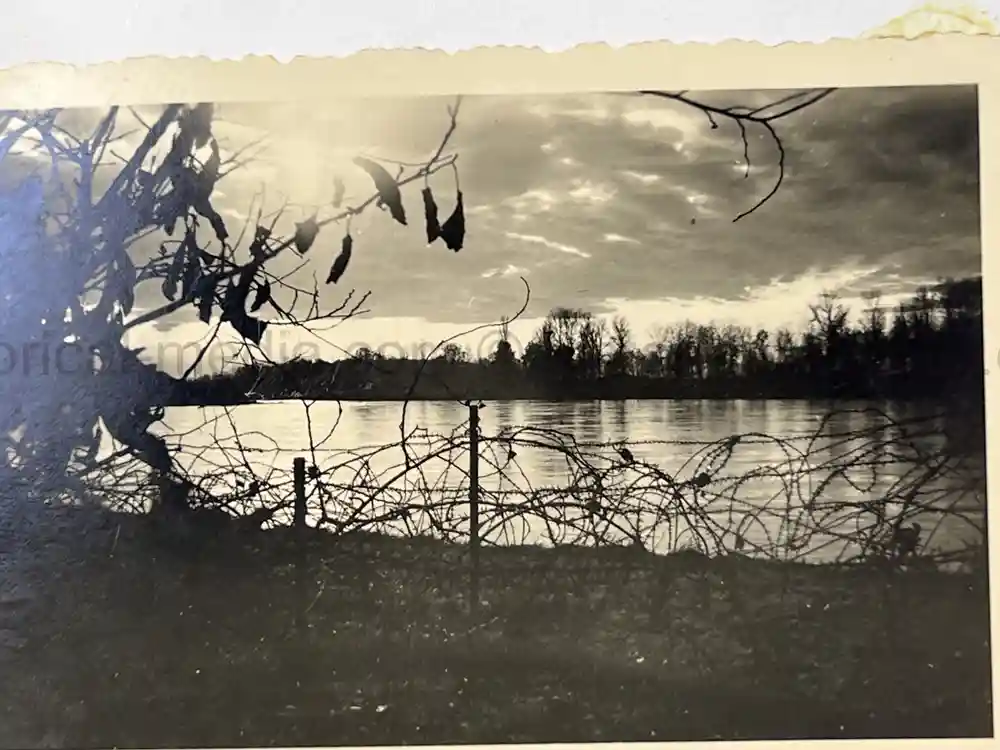 WWII GERMAN ARMY PHOTO ALBUM - PANZER SOLDIER - FRANCE 1940