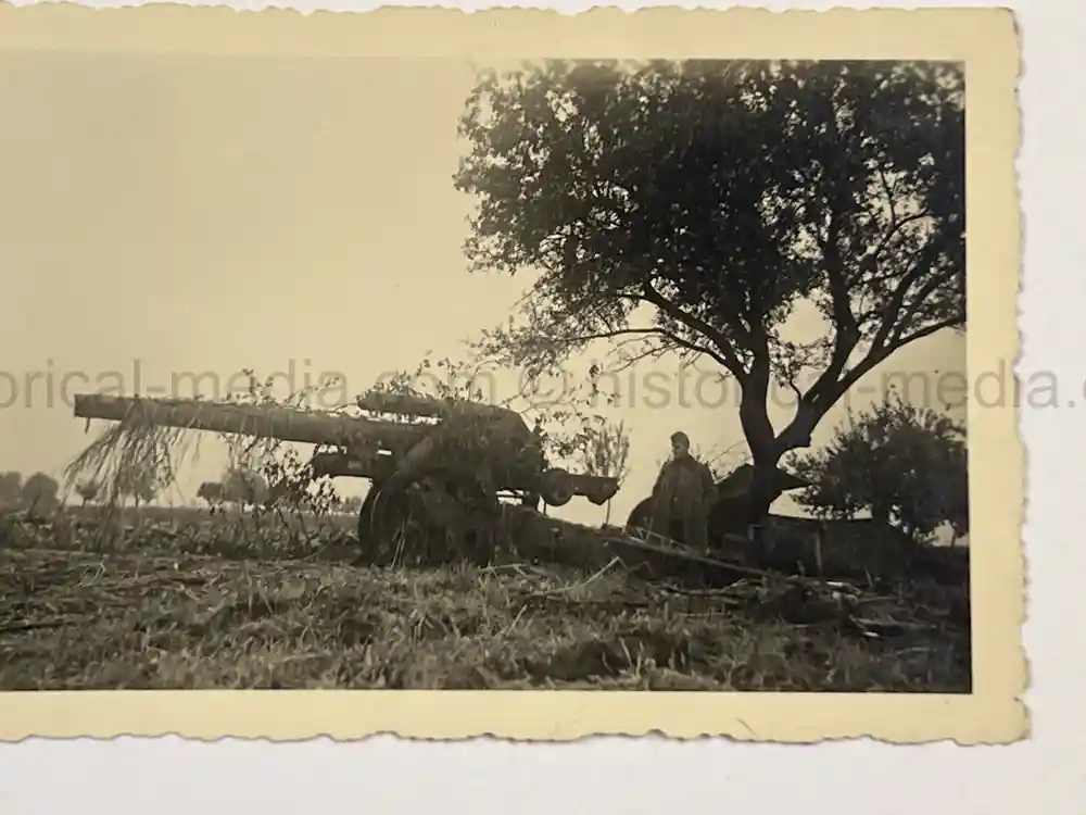 WWII GERMAN ARMY PHOTO ALBUM - PANZER SOLDIER - FRANCE 1940