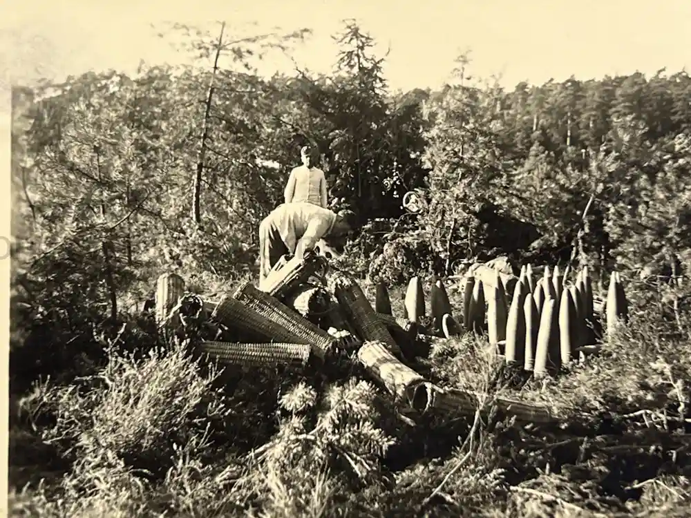 WWII GERMAN ARMY PHOTO ALBUM - PANZER SOLDIER - FRANCE 1940