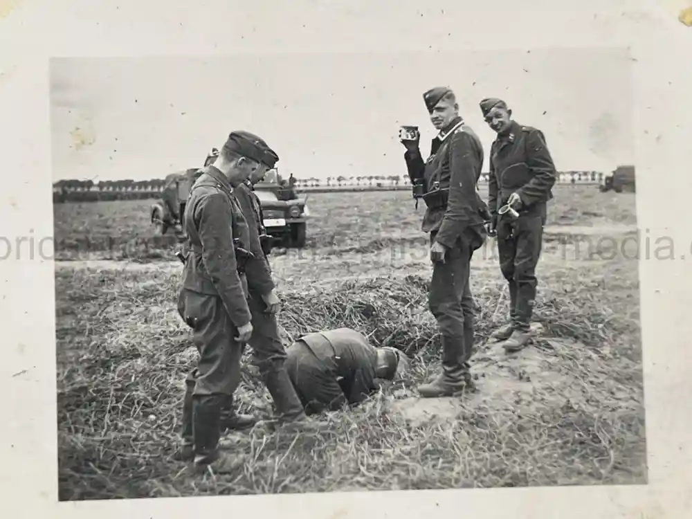 WWII GERMAN LUFTWAFFE PHOTO ALBUM - POLAND, FRANCE, RUSSIA WWII GERMAN LUFTWAFFE PHOTO ALBUM - POLAND, FRANCE, RUSSIA WWII GERMAN LUFTWAFFE PHOTO ALBUM - POLAND, FRANCE, RUSSIA