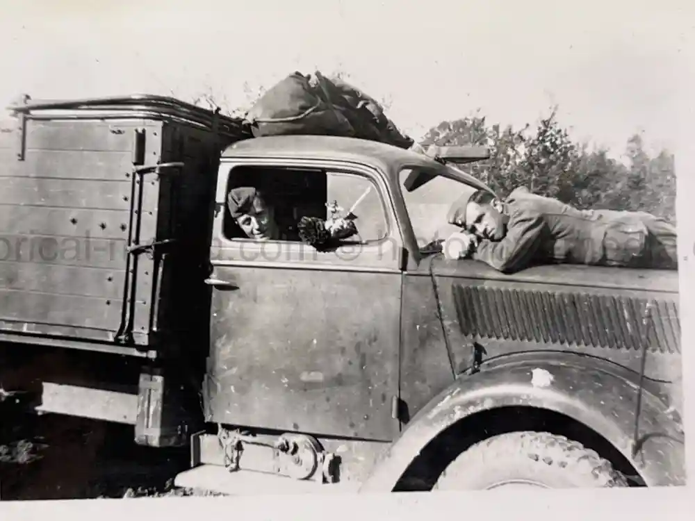 WWII GERMAN LUFTWAFFE PHOTO ALBUM - POLAND, FRANCE, RUSSIA WWII GERMAN LUFTWAFFE PHOTO ALBUM - POLAND, FRANCE, RUSSIA WWII GERMAN LUFTWAFFE PHOTO ALBUM - POLAND, FRANCE, RUSSIA