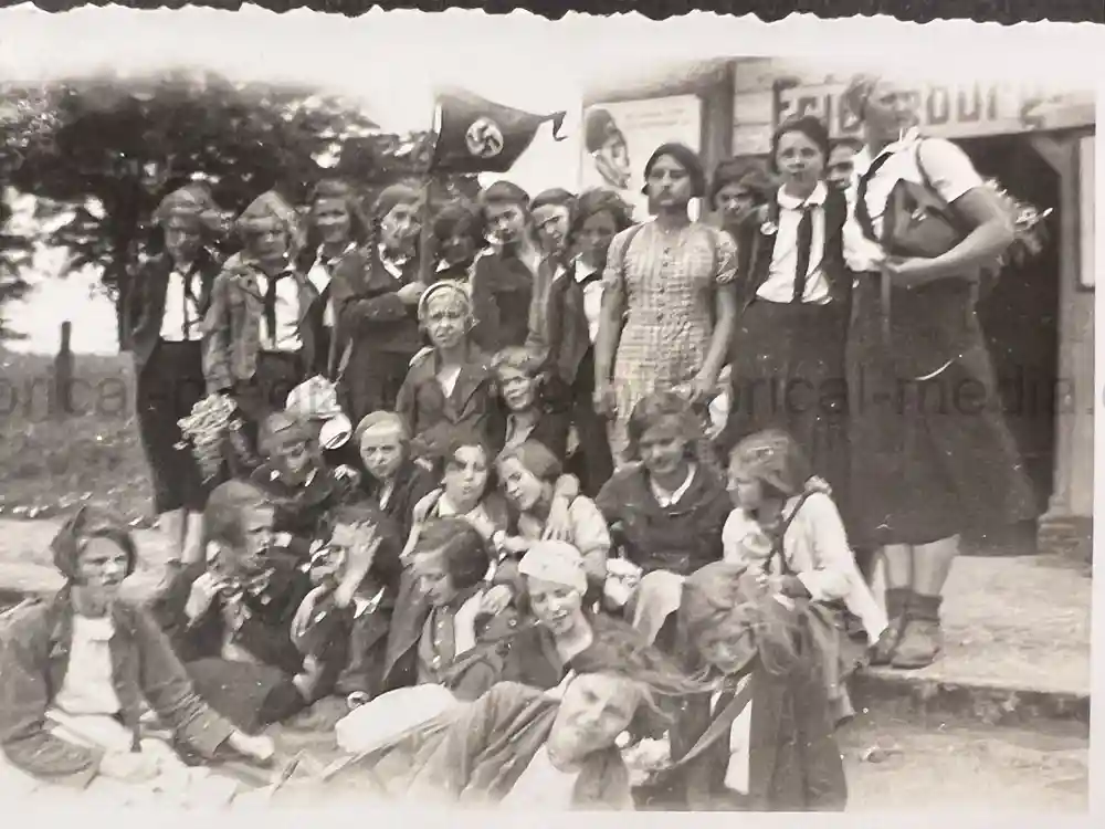 GERMAN GIRL'S BDM PHOTO ALBUM