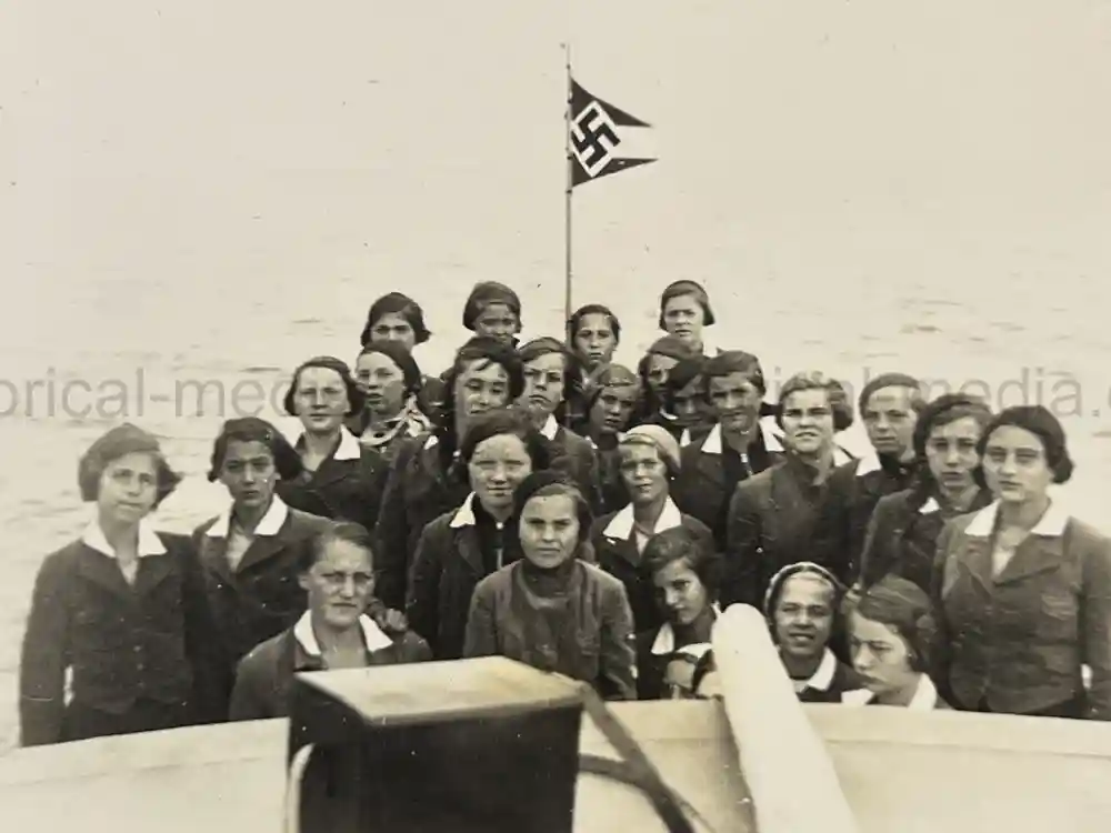 GERMAN GIRL'S BDM PHOTO ALBUM