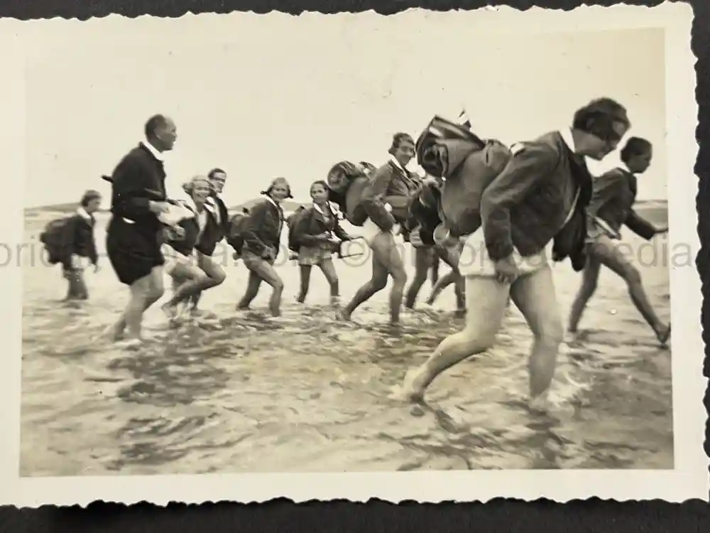 GERMAN GIRL'S BDM PHOTO ALBUM