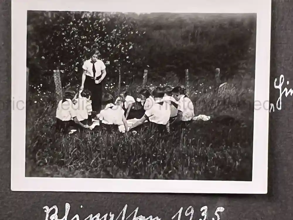 GERMAN GIRL'S BDM PHOTO ALBUM