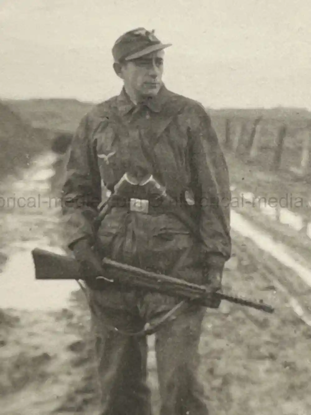 WWII GERMAN LUFTWAFFE PHOTO ALBUM - FALLSCHIRMJÄGER -FRANCE 1944/45