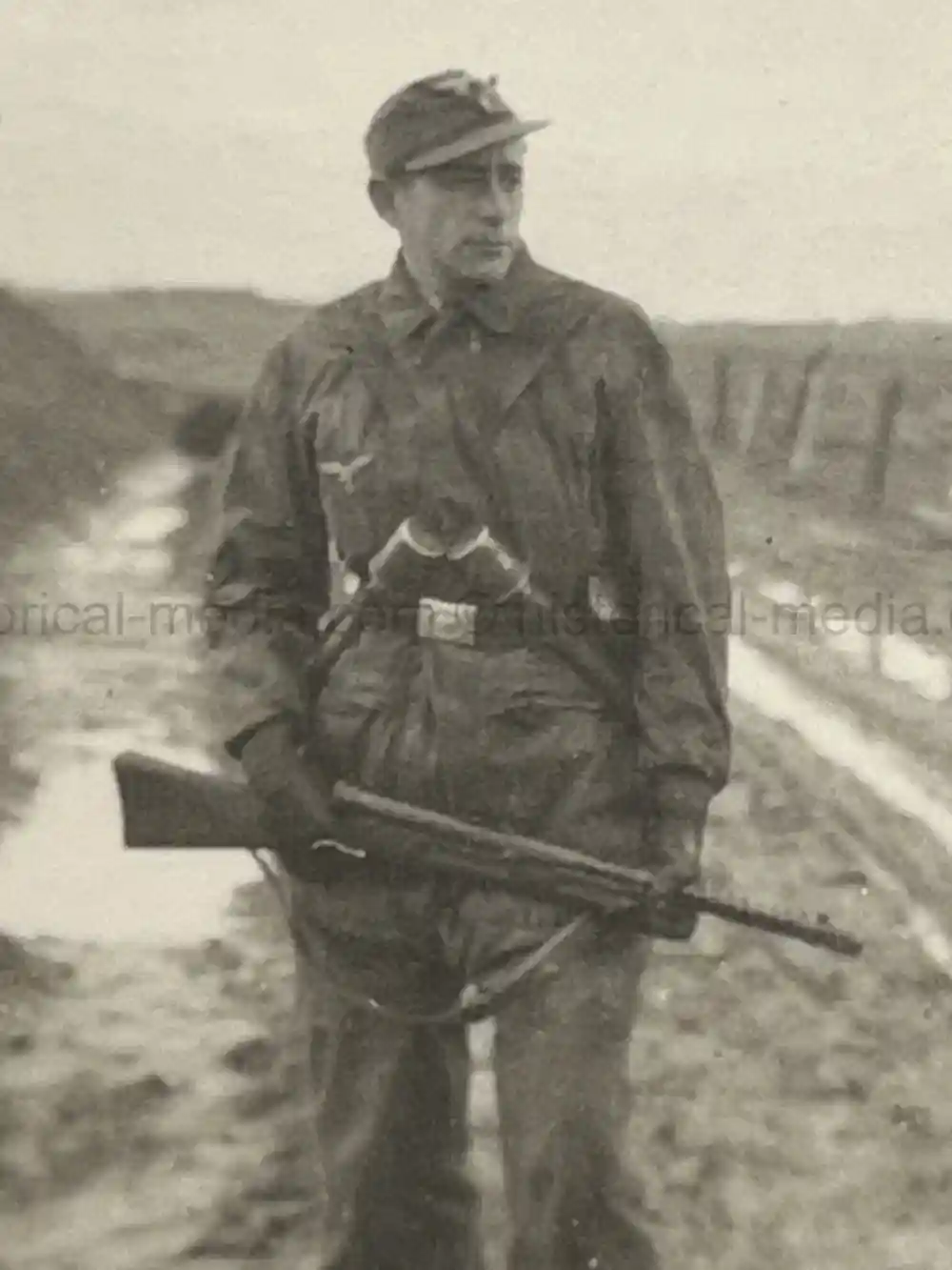 WWII GERMAN LUFTWAFFE PHOTO ALBUM - FALLSCHIRMJÄGER -FRANCE 1944/45