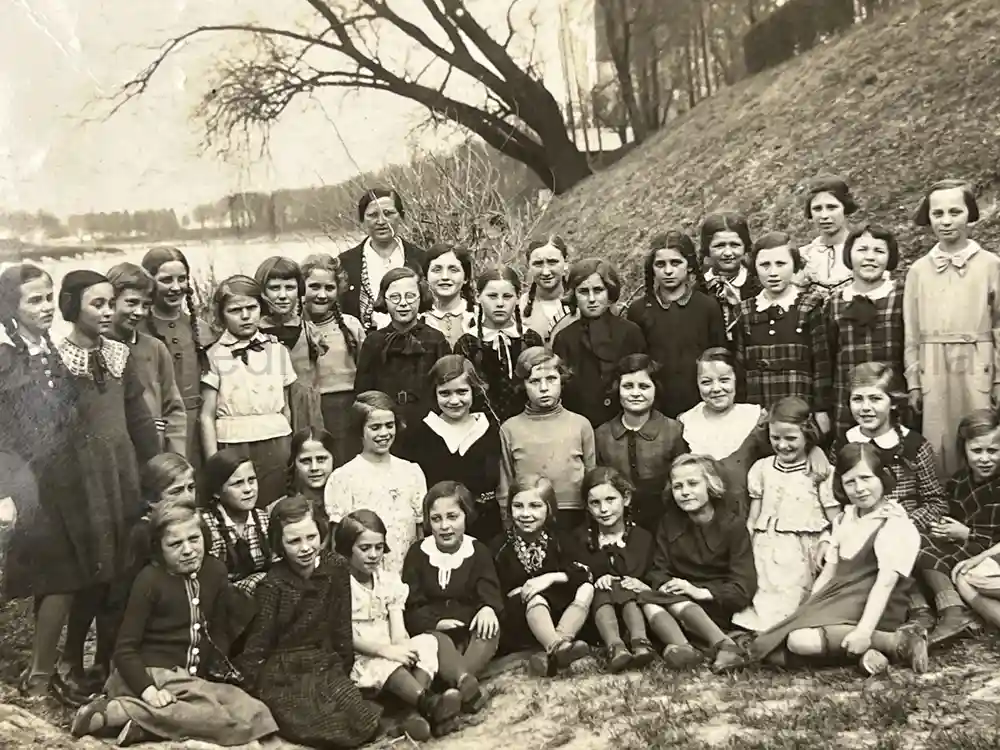 WWII GERMAN GIRL'S BDM PHOTO ALBUM