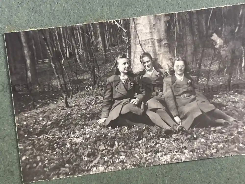GERMAN WWII GIRL'S RAD PHOTO ALBUM - KARAWANKENHOF, PRAGUE 1944