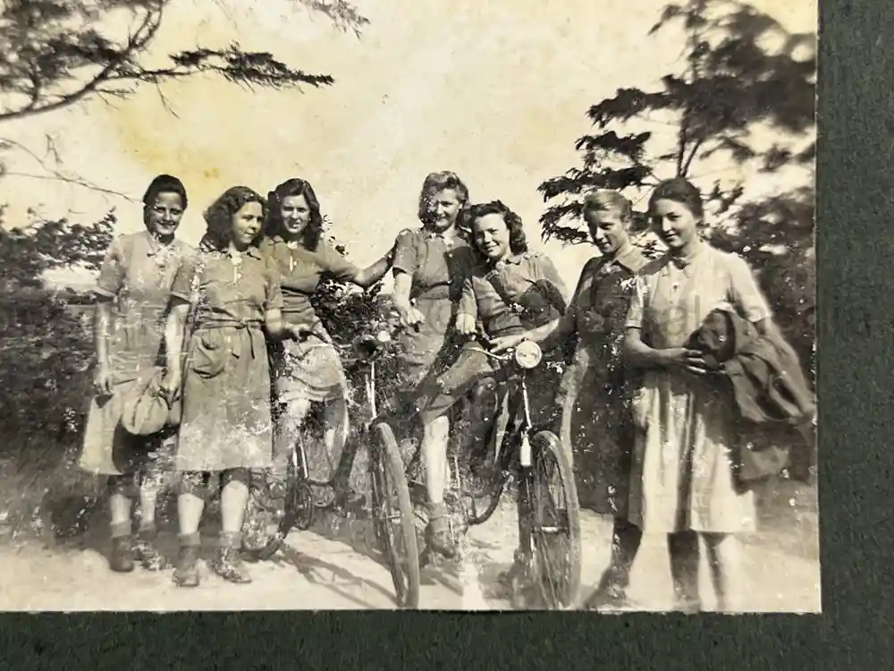 GERMAN WWII GIRL'S RAD PHOTO ALBUM - KARAWANKENHOF, PRAGUE 1944