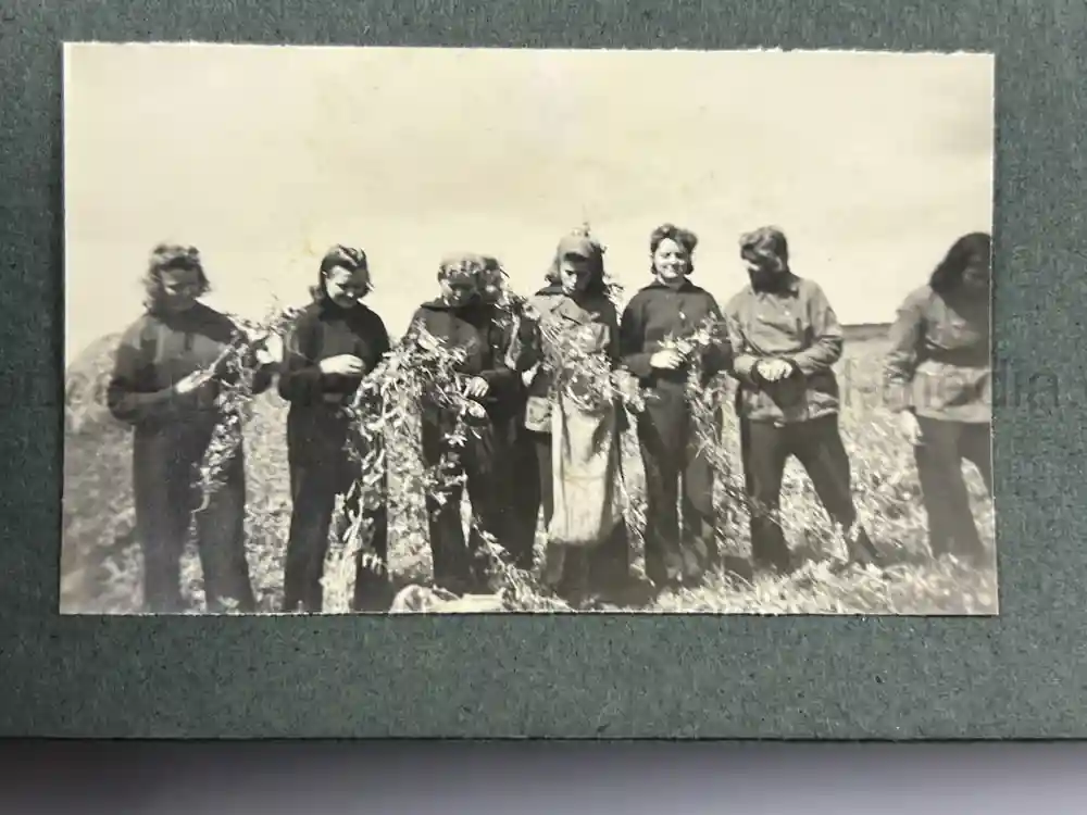 GERMAN WWII GIRL'S RAD PHOTO ALBUM - KARAWANKENHOF, PRAGUE 1944