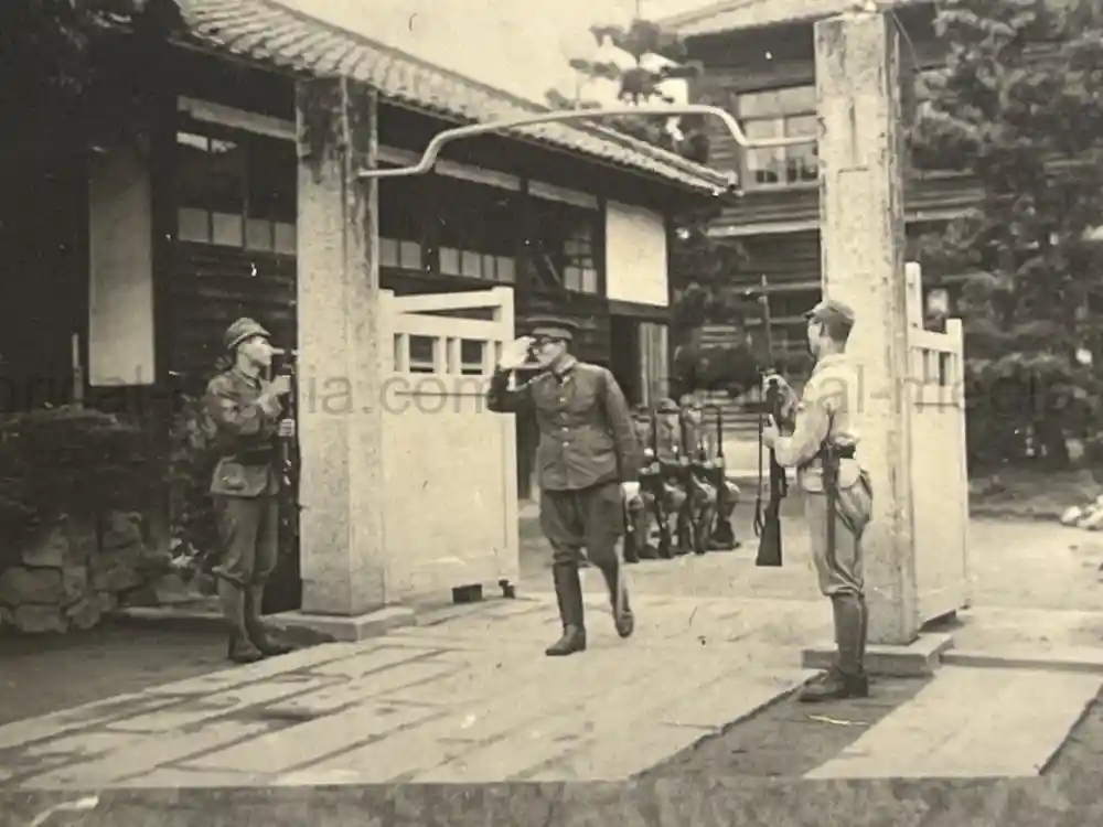 1930s JAPANESE MILITARY BOYS SCHOOL & ARMY PHOTO ALBUM