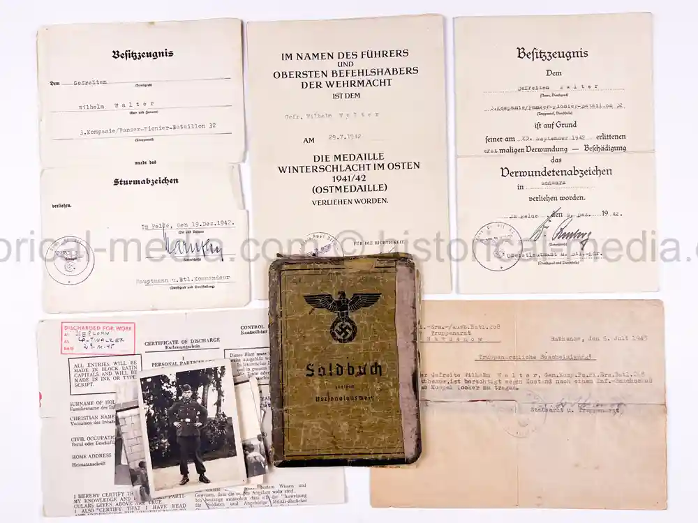 SOLDBUCH & AWARD DOCUMENT GROUPING - PANZER PIONIER - 12. PANZER DIVISION