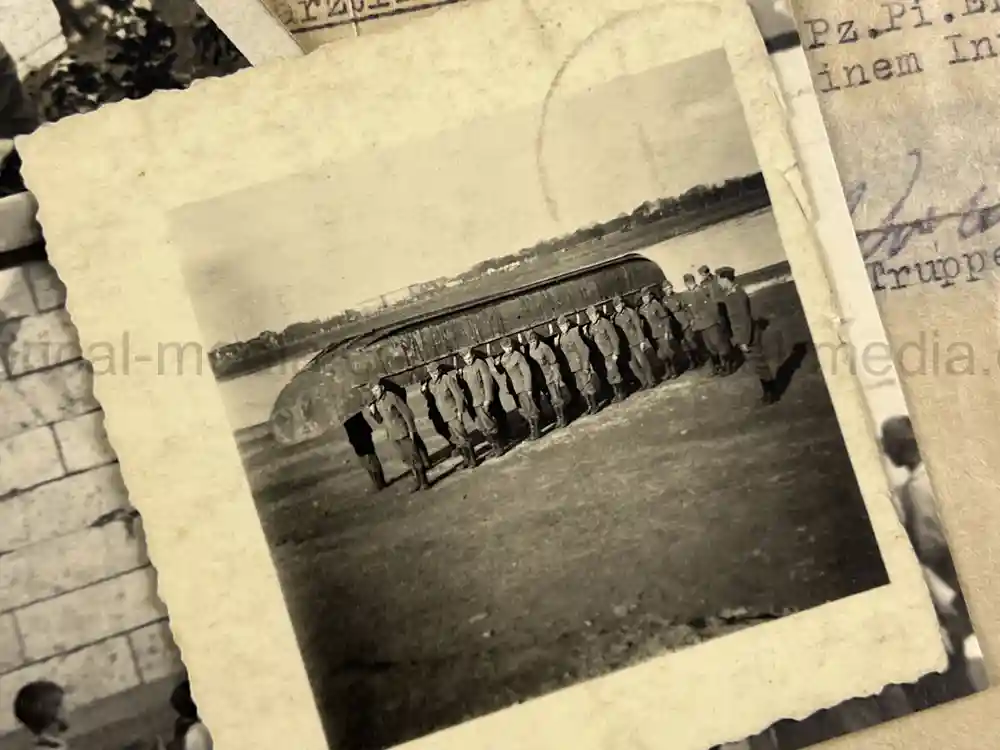 SOLDBUCH & AWARD DOCUMENT GROUPING - PANZER PIONIER - 12. PANZER DIVISION