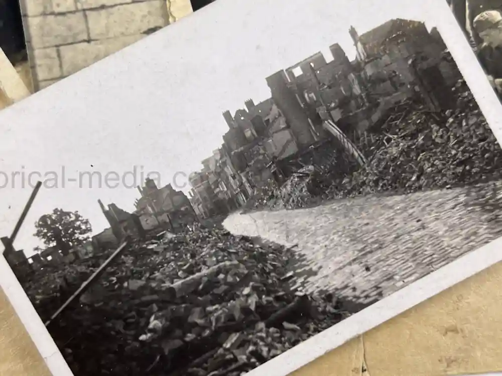 SOLDBUCH & AWARD DOCUMENT GROUPING - PANZER PIONIER - 12. PANZER DIVISION