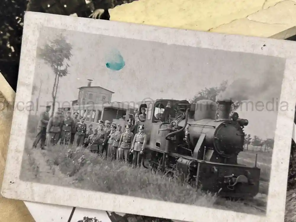 SOLDBUCH & AWARD DOCUMENT GROUPING - PANZER PIONIER - 12. PANZER DIVISION