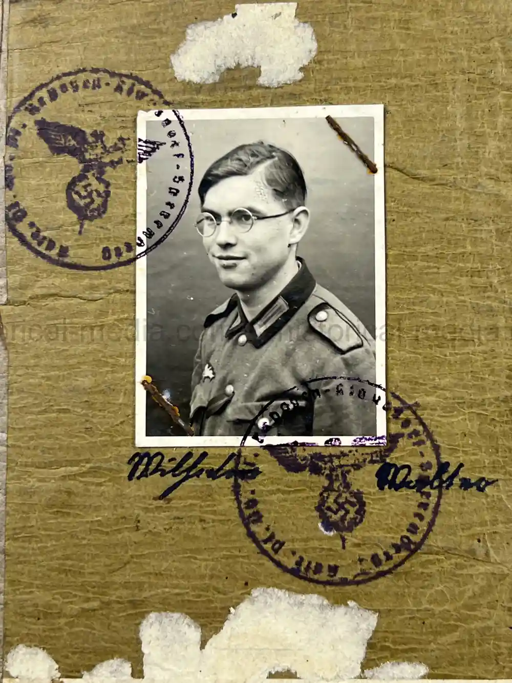 SOLDBUCH & AWARD DOCUMENT GROUPING - PANZER PIONIER - 12. PANZER DIVISION