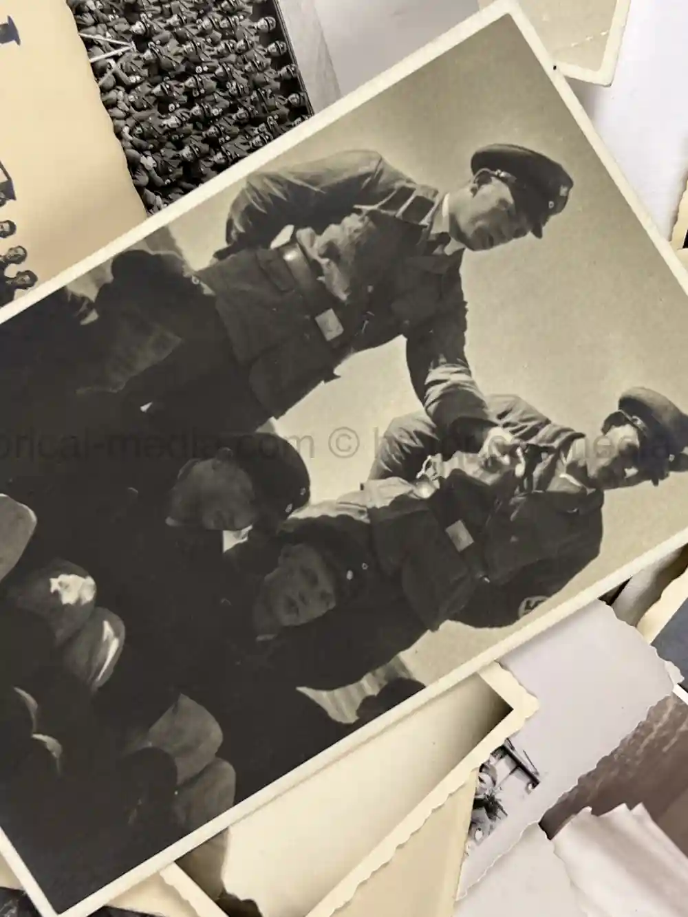 WWII GERMAN PHOTO & DOCUMENT GROUPING - JAGD KOMMANDO 3