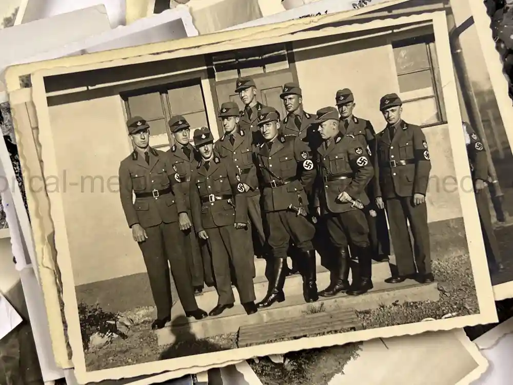 WWII GERMAN PHOTO & DOCUMENT GROUPING - JAGD KOMMANDO 3