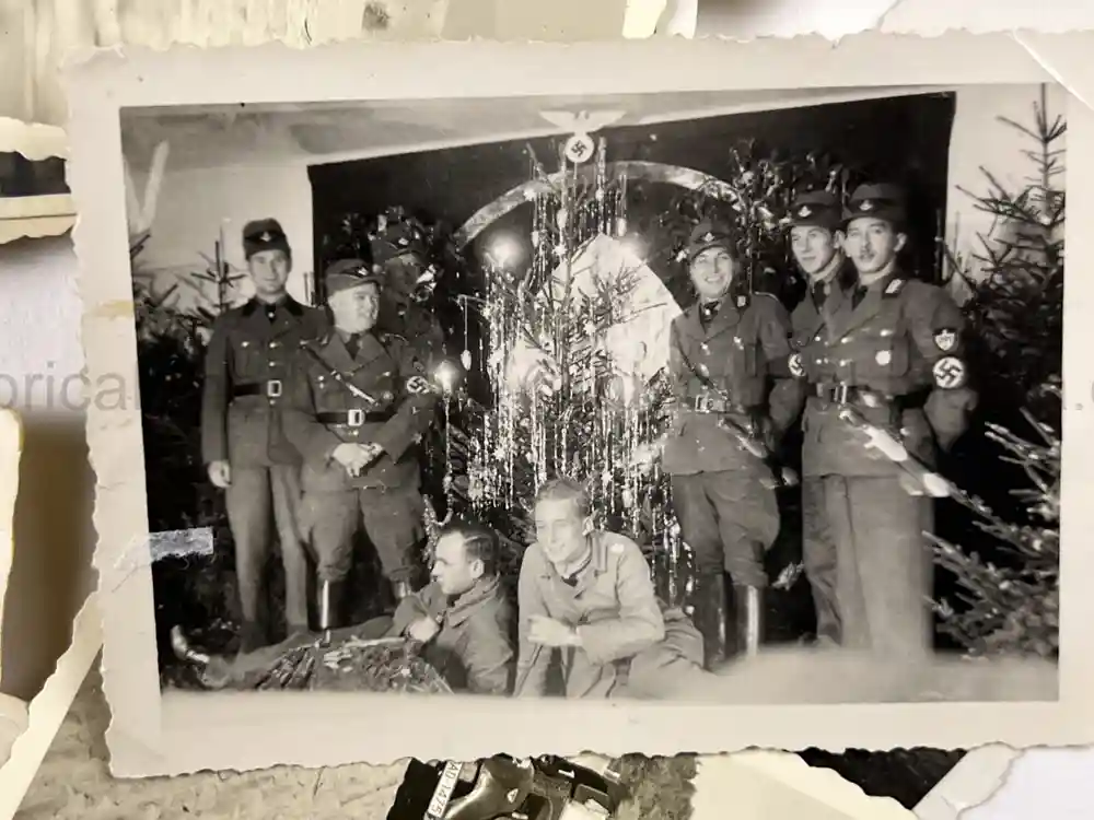 WWII GERMAN PHOTO & DOCUMENT GROUPING - JAGD KOMMANDO 3