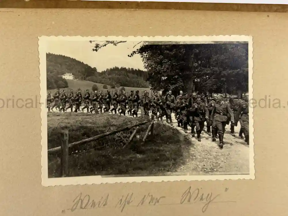 GEBIRGSJÄGER HAUPTFELDWEBEL PHOTO ALBUM - DOG HANDLER GEBIRGSJÄGER HAUPTFELDWEBEL PHOTO ALBUM - DOG HANDLER