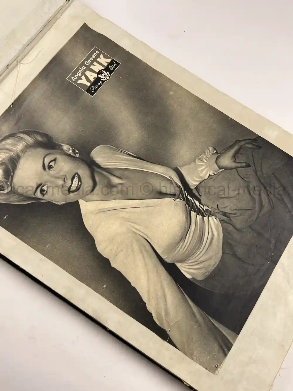 LARGE WWII GI COLLECTION OF GIRLY MAGAZINE CLIPPINGS