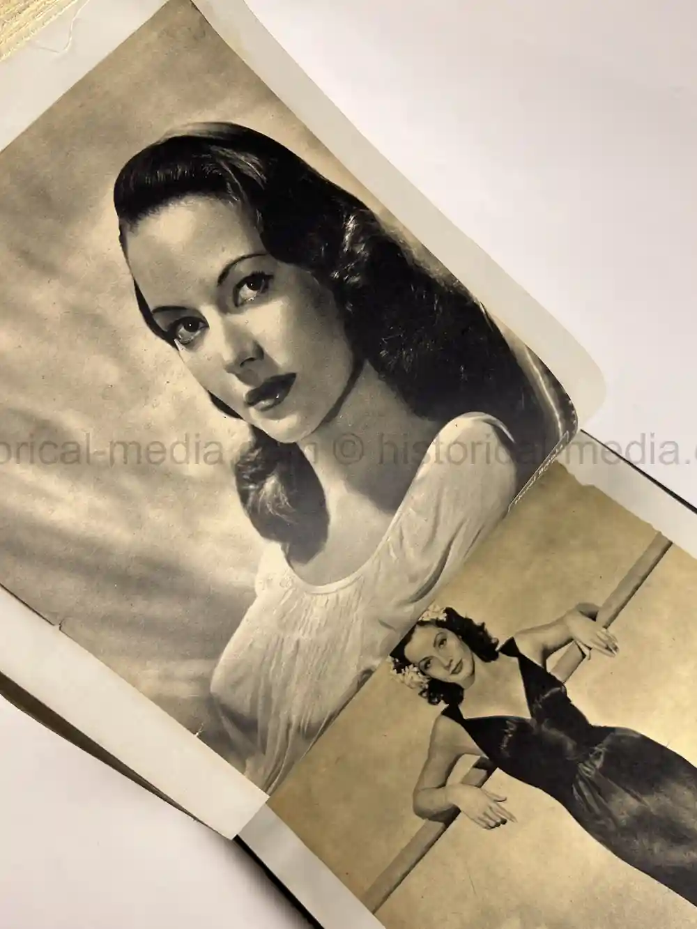 LARGE WWII GI COLLECTION OF GIRLY MAGAZINE CLIPPINGS